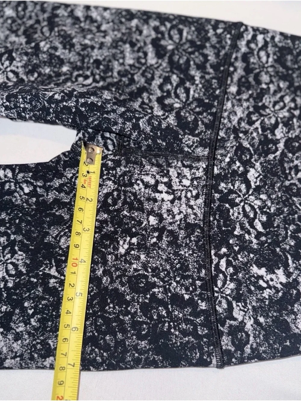 lululemon athletica Women Black & White Floral-Print High-Rise Leggings Size 6/S